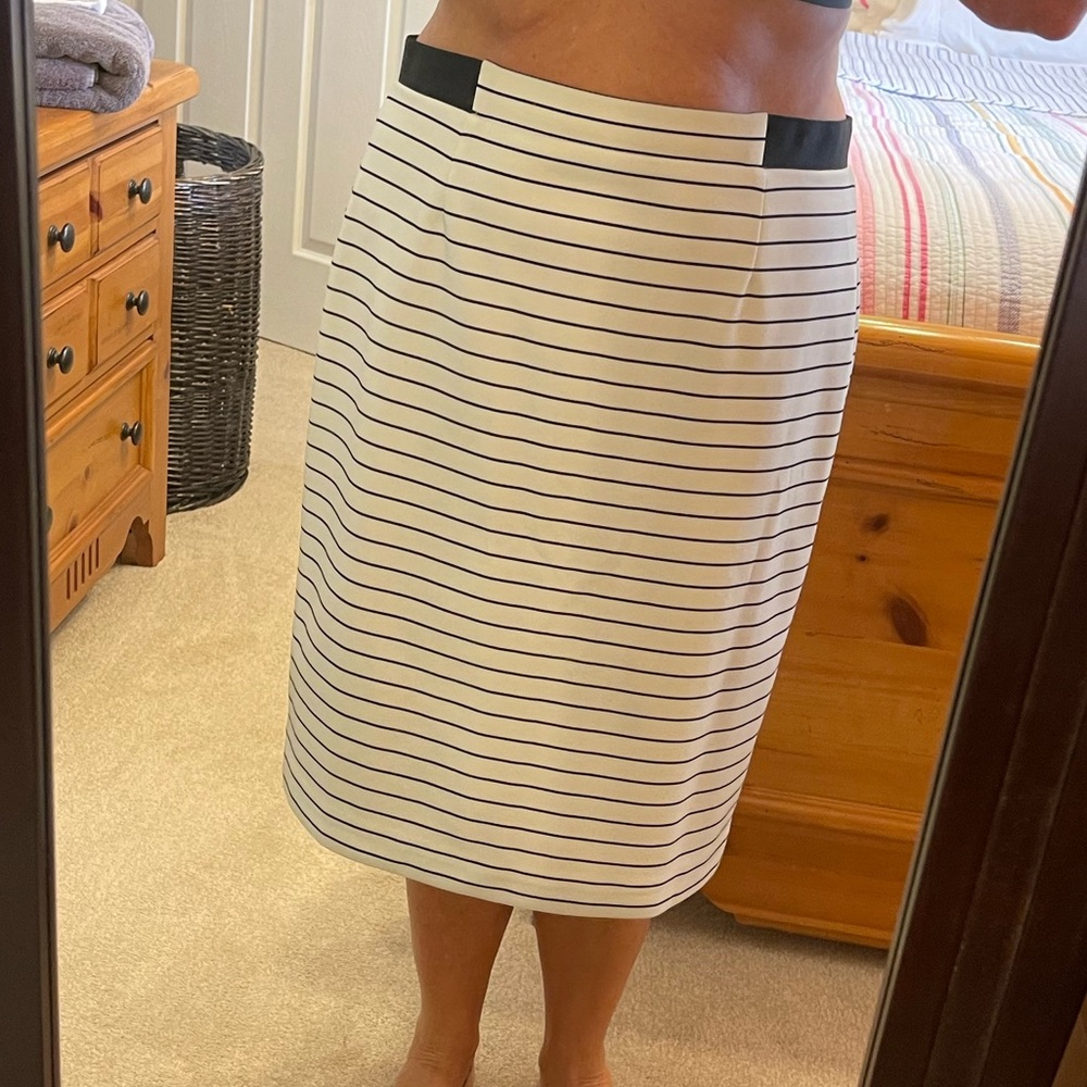Nine West women’s size 14 lined black and white skirt